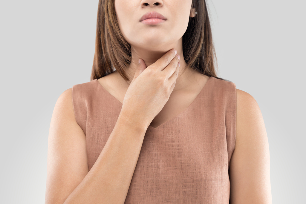 一名不到40歲的女性鼻咽癌患者，表示無法理解為何會罹病，因為本身完全不碰菸酒，結果醫師發現可能和2件事有關。（示意圖／Shutterstock）