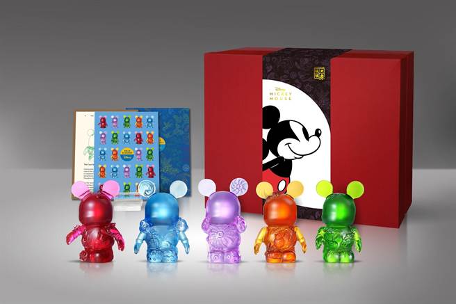 迪士尼米奇系列套组引起粉丝与藏家的关注，可留意官方讯息。（琉璃工房提供）