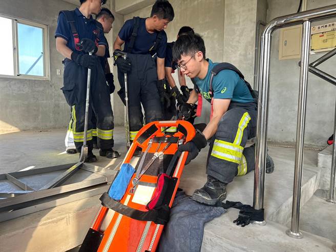 內政部將消防人員救災安全管理列為重要工作目標，監督各縣市消防局持續強化訓練。(圖／金門縣消防局提供)