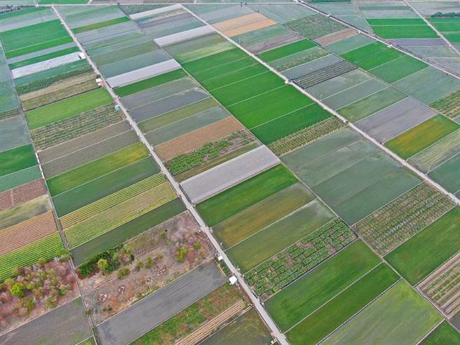 男网友透露，大学毕业后回乡务农时成功申请到100万元的「青年从农创业贷款」，但近年限水休耕，他被迫暂时找工作过生活，没想到竟因此违约。（示意图／彰县府提供／孙英哲彰化传真）