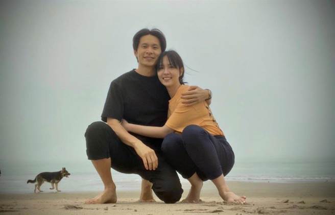 魏蔓（右）和姚淳耀在《我的天堂城市》演夫妻，开拍前先到海边约会加速培养默契。（满满额提供）