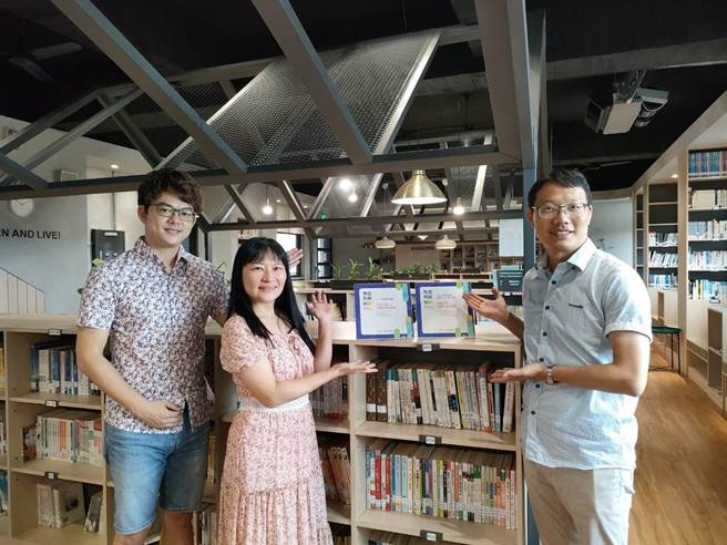 台中市大里区光正国中推动创新教育，「光启尬电正学堂－光正之星」教案结合社区，带领孩子走出课堂学习，近期入选「亲子天下教育创新100」奖项，翻转早期「歹学生」印象。（潘虹恩摄）