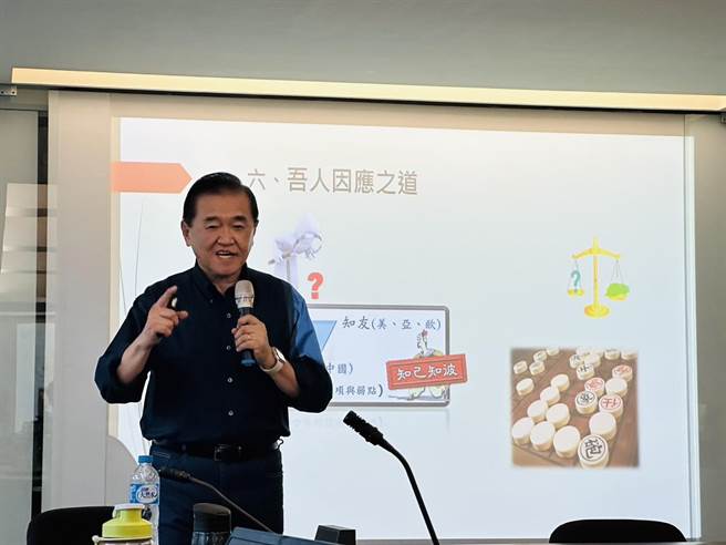 民眾党大陆事务委员会主委、清华大学副教授赵麟今天发表演讲。（杨亚璇摄）