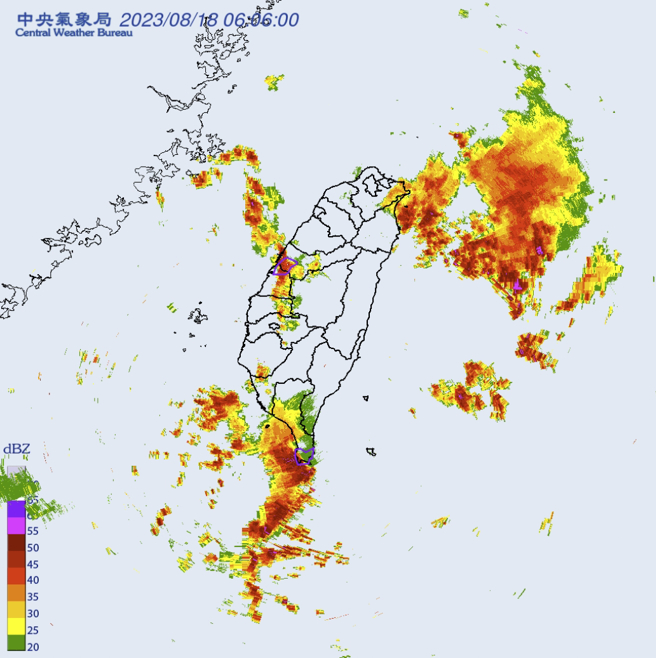 气象局18日清晨针对台中、彰化与屏东发布大雷雨即时讯息，需防范淹水情形。(气象局)