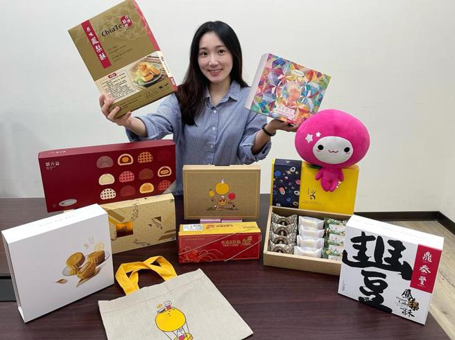 （momo富邦媒中秋送礼商机涌现，月饼预购年增衝破110％。图／momo提供）