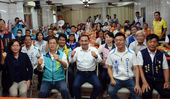 侯友宜南下屏東座談，藍營高喊唯一力挺。（林和生攝）
