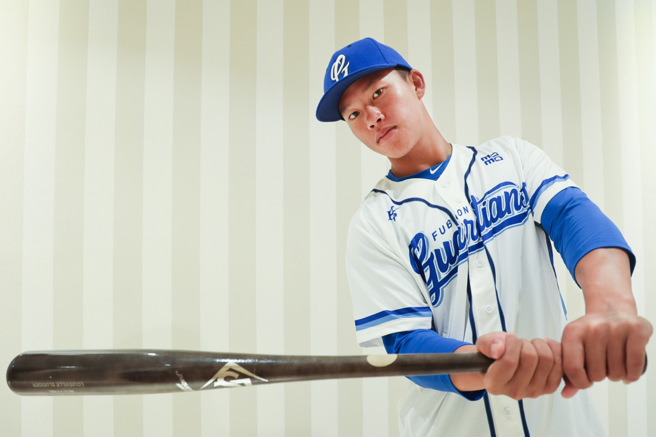 富邦悍将正式签下王念好。（富邦悍将提供）