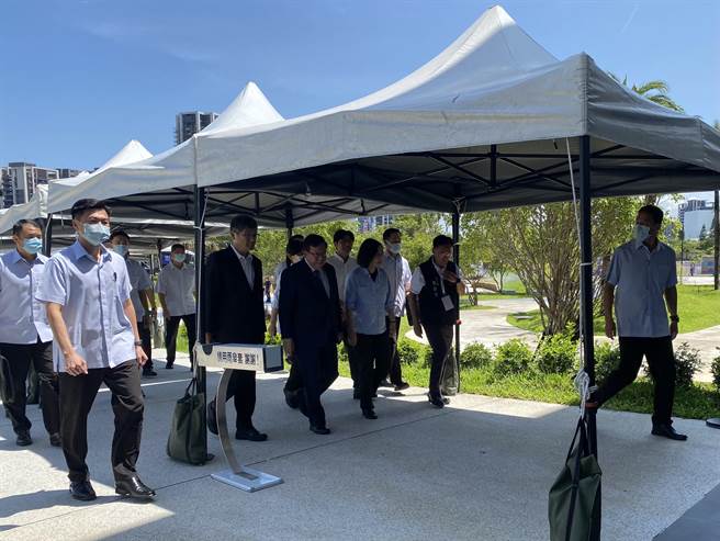 世界客家博览会在桃园登场，蔡英文总统原订11日出席开幕晚会，因另有要公临时取消行程，改于18日参观主展馆之一的世界馆。（蔡明亘摄）