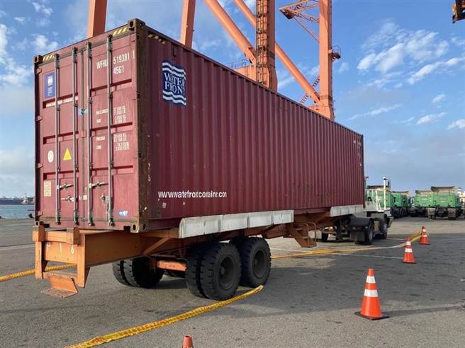 台中港32號碼頭去年11月發現1具美籍女屍，今日傳出已領出火化。（民眾提供／陳淑娥台中傳真）