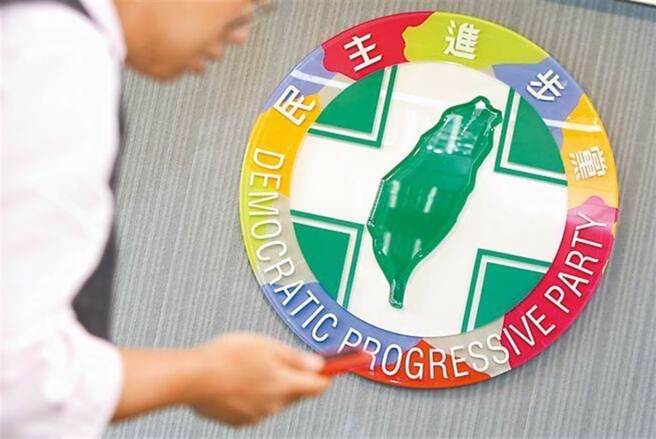 大陸恐全面終止ECFA，針對此事是否會衝擊民進黨選情？前立委郭正亮表示，因為最後定案的是貿易壁壘，貿易壁壘定案的時間點是明年1月12日，大選投票前一天，不知會產生多少衝擊。（本報資料照片）