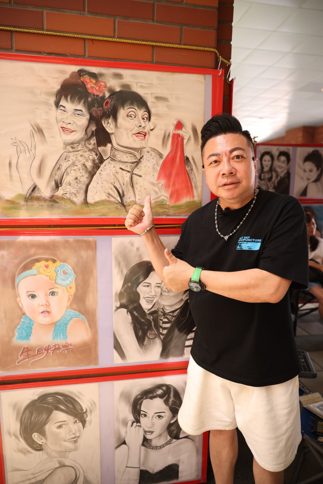 扶长辈过马路的善心人士原来是艺人董至成，他本人亲自回覆该则贴文。（图／取自董至成 - 董月花FB）