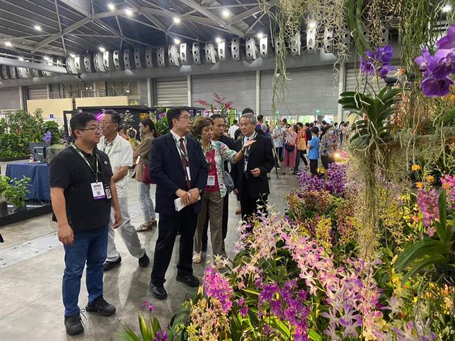 台南市长黄伟哲出席新加坡亚太兰展闭幕并考察展场规画。（台南市政府提供／曹婷婷台南传真）