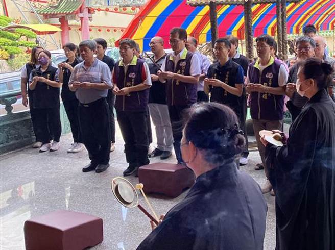 彰化县政府于彰化市八卦山太极恩主寺举办中元动物灵普度法会。（彰县府提供／孙英哲彰化传真）