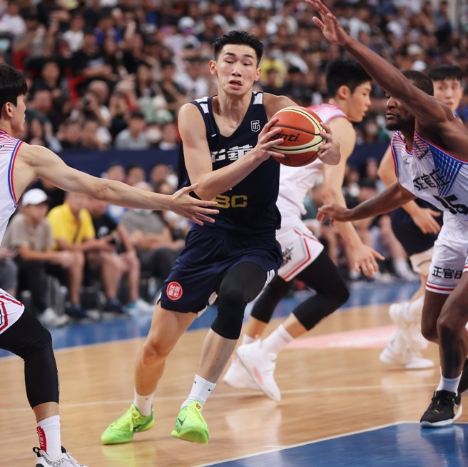 馬建豪今天攻下中華白全隊最高20分。(中華籃協提供)
