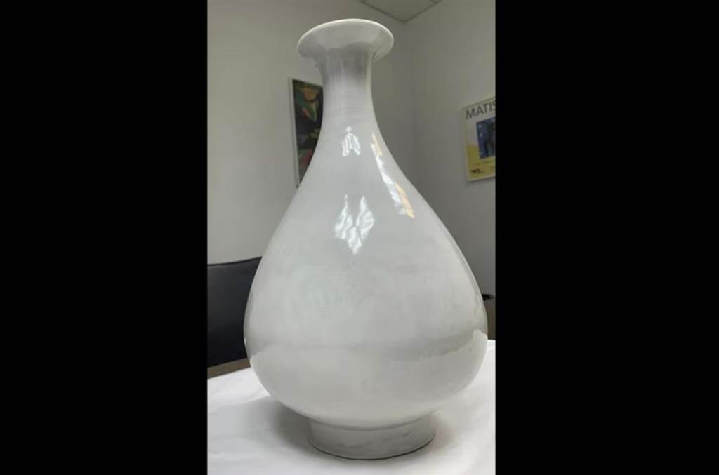 此次行动中被寻回的其中一只花瓶，被鑑定为中国明朝永乐年间文物，估值约200万英镑（约新台币8127万元）。（美联社）(photo:ChinaTimes)