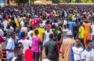 尼日軍政府支持者超出預期 數千人響應志工活動 招募喊停
