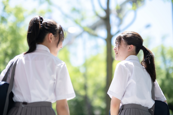 看上女儿国中学妹，淫男「土地公庙前」车震硬上，下场惨了。（示意图／Shutterstock）