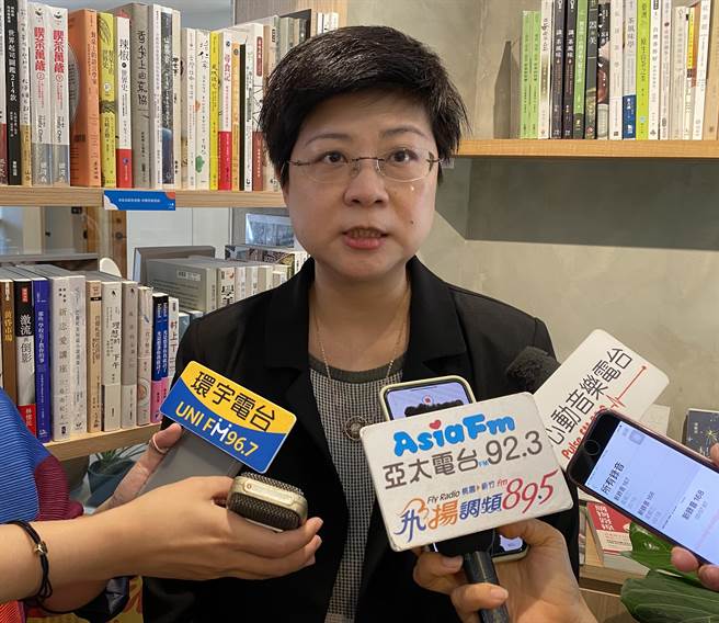 820還路於民大遊行今天下午登場，就在遊行展開之前，民進黨新竹市立委參選人林志潔提出「人本交通宣言」政見。（本報資料照片／陳育賢新竹傳真）