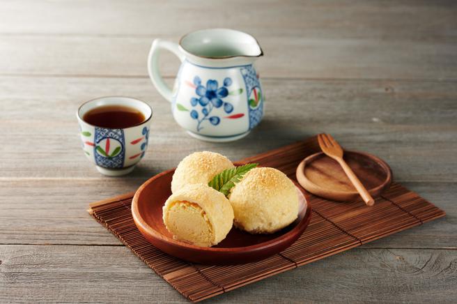 大潤發芙蓉乳酪酥6入，預購價250元。（大潤發提供）