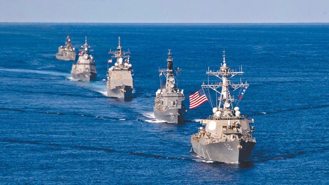 美日澳海軍將在南海進行演習，目標是威懾中國大陸。圖為美、日、澳洲等國在2020年舉行的「銳劍-21」演習。(圖/美軍太平洋艦隊臉書)