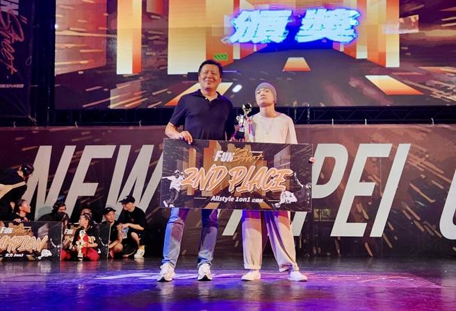 Allstyle 1對1亞軍「毛巾」。（板橋區公所提供）