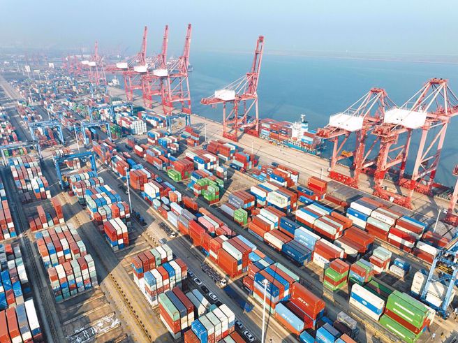 大陆商务部对台湾展开贸易壁垒调查，前立委郭正亮表示，大陆正在调查的2509项中，恐怕会有几百项产品中选。（示意图／Shutterstock）