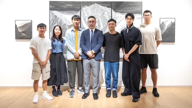 藝術家江基名、藝術家林郁珮、藝術家周學涵、寶吉祥藝術中心經理顏麒生、藝術家宋晋瑋、藝術家彭千祐、藝術家高定。（圖片來源：寶吉祥集團提供）