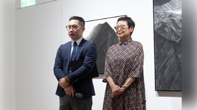 寶吉祥藝術中心經理顏麒生、寶吉祥文史研究院院長馮明珠致詞。（圖片來源：寶吉祥集團提供）