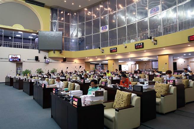 台南議會觀察聯盟公布台南市議會第四屆第一次定期會議員評鑑結果，共評選出15名優質議員、4名待觀察議員。（洪榮志攝）