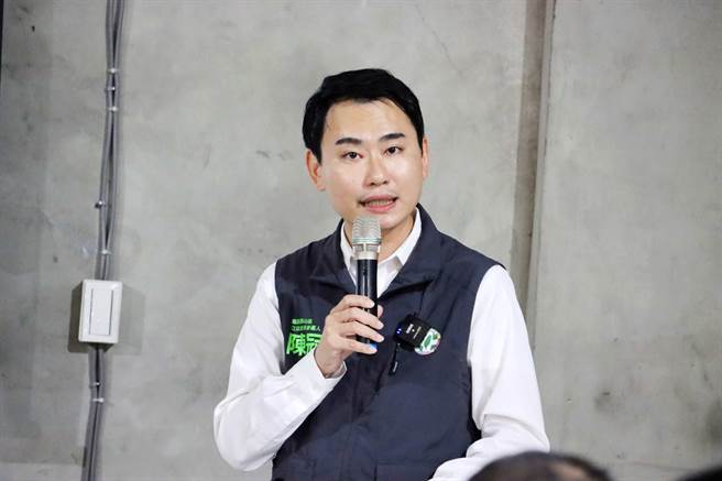 民进党提名嘉义县山区立法委员参选人陈冠廷今举办首场政策记者会，以「嘉义观光，开拓新局」为口号，提出4大观光政策。（吕妍庭摄）