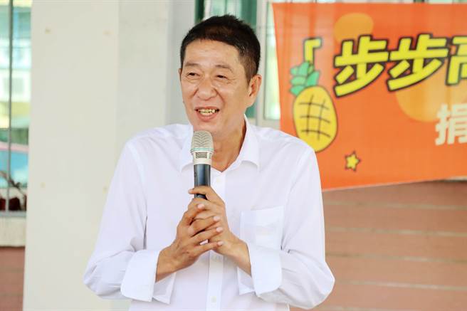 蓝营在野大联盟共推前立委林国庆出战，对比对手动作不断 ，林国庆说他是鸭子划水，有自己的步骤「不用急」。（吕妍庭摄）