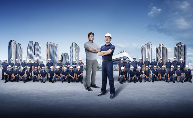 「亞昕森中央」建築規劃人柯宏宗和「竹中工務店」營造技術顧問田中純夫擁有明確理念，打造品質與理念皆具的理想建築。(圖:亞昕提供)