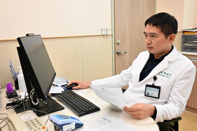 台南市立安南医院医师陈威任强调，睡眠瘫痪不会造成长期伤害，但若持续受症状困扰，则建议就诊。（台南市立安南医院提供／程炳璋台南传真）