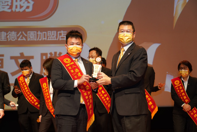 陈文胜旗下2间店都在疫情期间开幕，但有永庆房产集团强大的资源支撑，仍然缔造出亮眼业绩。（图片来源：永庆房产集团）