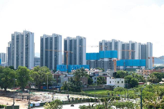 大陆房市低迷，湖北武汉7月新房成交量下降21％，连续两个月大幅下滑，创近10年同期新低。（中新社资料照片）