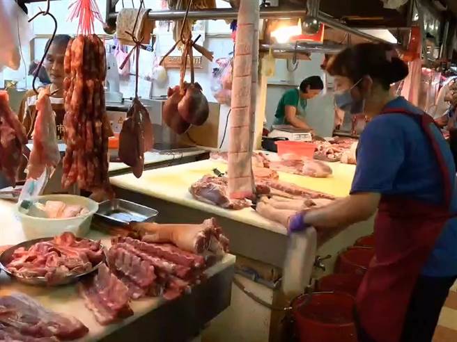 因原物料持续上涨，近来猪肉价格也不断上涨中。（孙英哲摄）