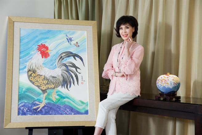 白嘉莉在母亲鼓励下学画，如今已作画40年，她将于11月2日在新光三越信义新天地A9馆9楼举办画。（罗永铭摄）