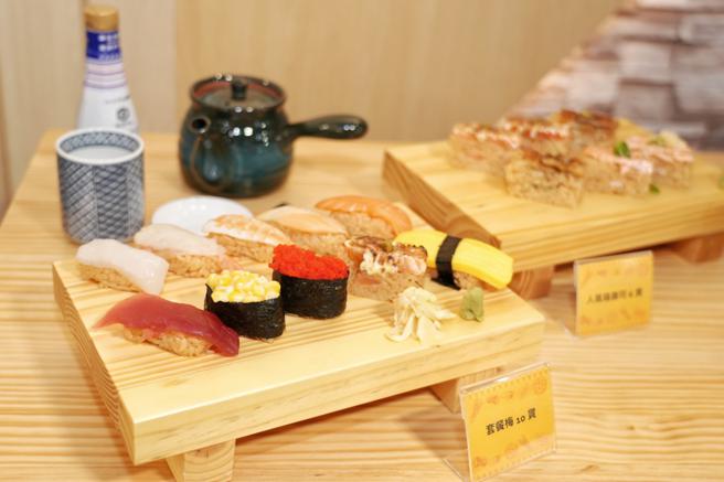 DON DON DONKI CITYLINK南港店「鲜选寿司」现点现做寿司。（石智中摄）