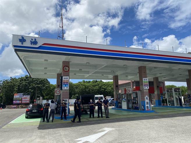 台糖73座加油站全面換上中油的招牌。圖為虎山加油站。（曹婷婷攝）