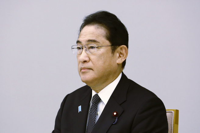 日本首相岸田文雄表示，即使目的是要發射衛星，但使用彈道飛彈技術發射已違反聯合國安全理事會相關決議，「是攸關日本民眾安全的嚴重問題」。(圖/ 美聯社)
