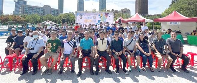 第18届全国高中职太阳能模型车竞赛总决赛日前在台北国父纪念馆外举行。（高科大提供／林瑞益高雄传真）