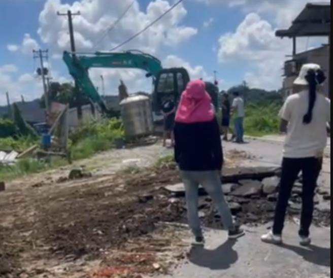 高雄市燕巢区横山段377地号旁巷道土地因为土地买卖引起纠纷。（民眾提供／林瑞益高雄传真）