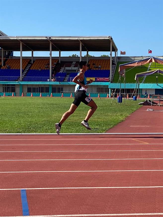 古圳浩榮獲國男1500公尺與3000公尺雙金牌。（公館國中提供／李京昇苗栗傳真）
