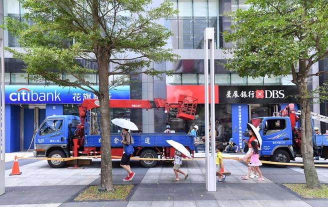 星展（台湾）银行整併花旗消金业务频传乱象。（图／报系资料照／王德为摄）