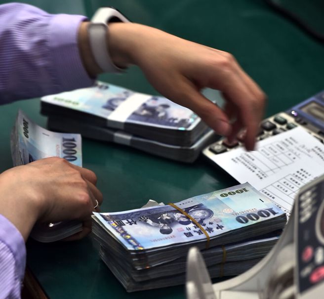 频传银行员勾结诈骗集团，金管会将要求银行监测及管控必须更到位。(示意图/资料照片)