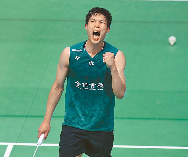周天成在杭州亚运羽球男团16强赛助队夺胜。（本报资料照片）