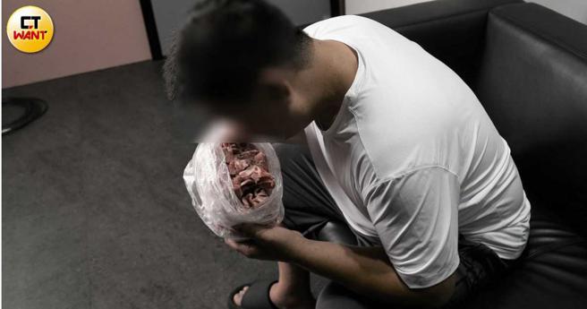 假羊肉横行也导致正当肉商无路可走，投诉人阿国（化名）卖肉十多年，如今只能关门大吉、暂避风头。（图／黄鹏杰摄）