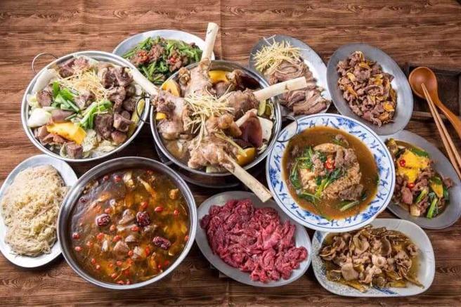 羊肉温补营养、四季皆宜，但价格近年不断飙涨，有不肖商人竟制出假羊肉以牟取暴利。（图／123RF图库）