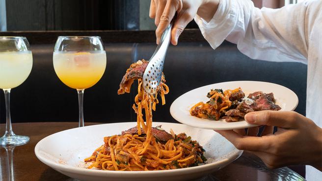 FRIDAYS 期间限定新品，带你用味觉走遍全世界！（图片来源：日日美食提供）