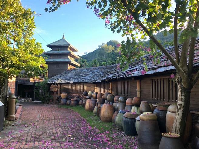 来水里旅游可手作玩陶，还可体验汉服及和服，让游客穿越时空，体验怀古幽情。(福容徕旅提供)
